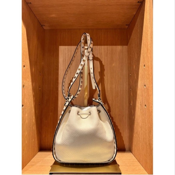 Valentino Rockstud Bucket crossbody bag💋 - Picture 3 of 10